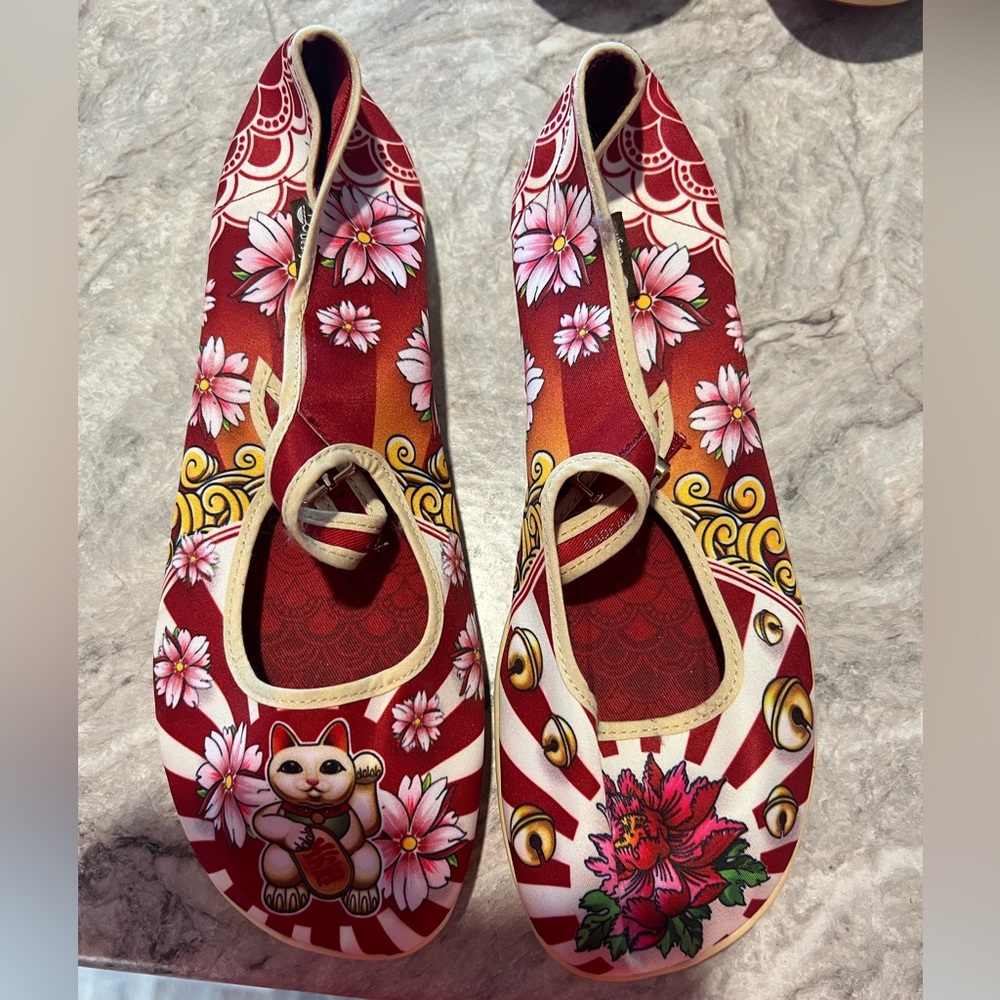 Women’s Hot Chocolate design shoes size 9